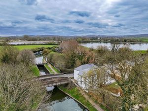 Photo 32- click for photo gallery